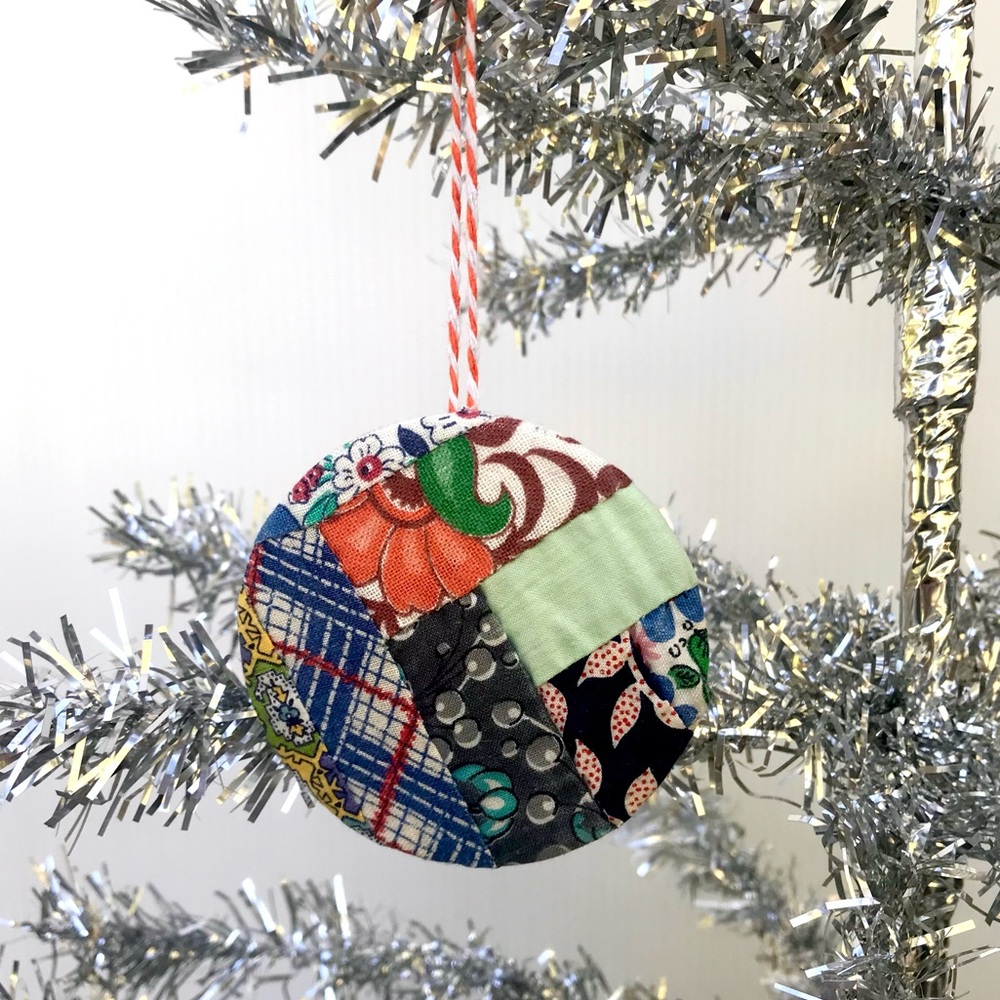 Vintage 40’s feedsack cotton quilt handmade ornament wall hanger art